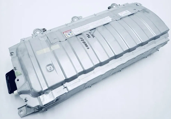 Bateria hybrydowa Toyota C-HR na stanowisku diagnostycznym